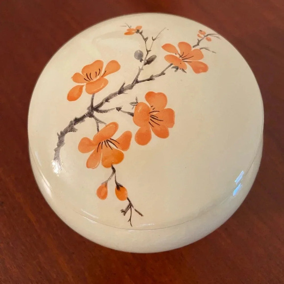 Lovely Satsuma Cherry Blossom Trinket Dish w/ Lid Cream with Peach Signed 1982 - Picture 1 of 9